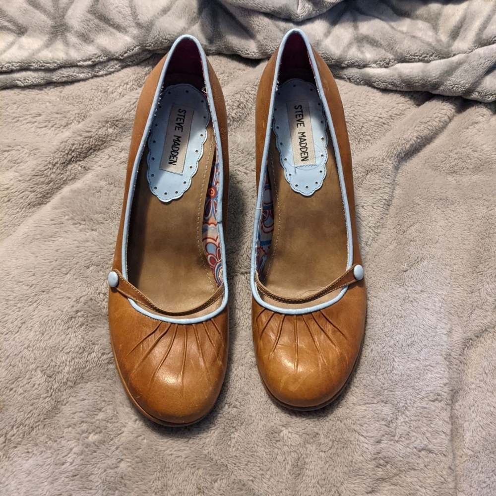 Steve Madden Brown Heels with Cream Accents